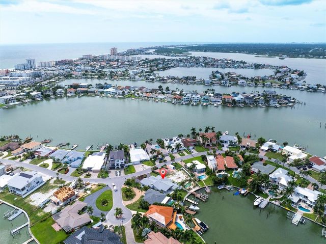 303 N BATH CLUB BOULEVARD N, North Redington Beach, FL 33708