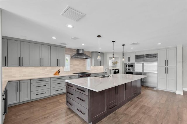 303 BATH CLUB BOULEVARD N, North Redington Beach, FL 33708