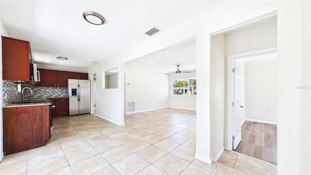 4418 W FAIRVIEW HEIGHTS, Tampa, FL 33616