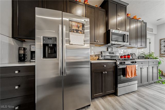 34691 Legends Way, Grafton, OH 44044