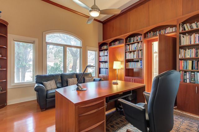 1914 Aberdeen Avenue, Lubbock, TX 79407