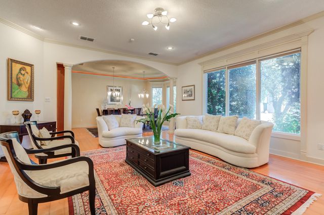 1914 Aberdeen Avenue, Lubbock, TX 79407