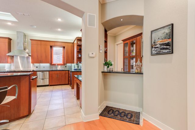 1914 Aberdeen Avenue, Lubbock, TX 79407