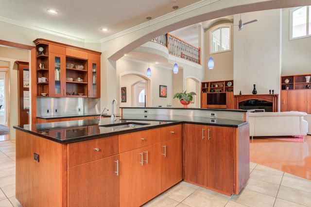 1914 Aberdeen Avenue, Lubbock, TX 79407