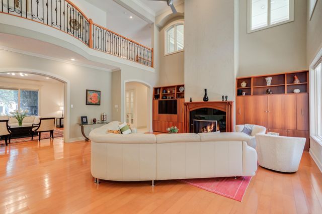 1914 Aberdeen Avenue, Lubbock, TX 79407