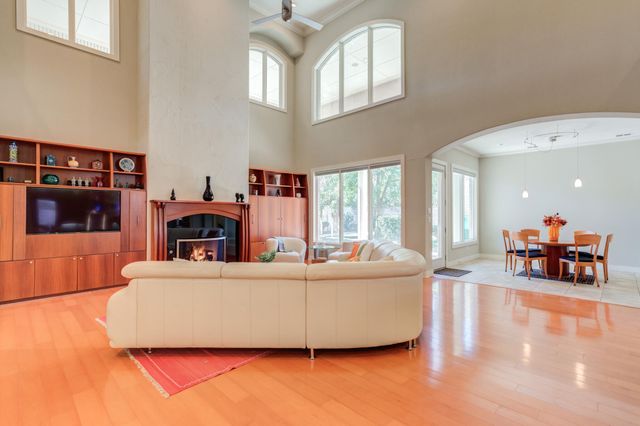 1914 Aberdeen Avenue, Lubbock, TX 79407