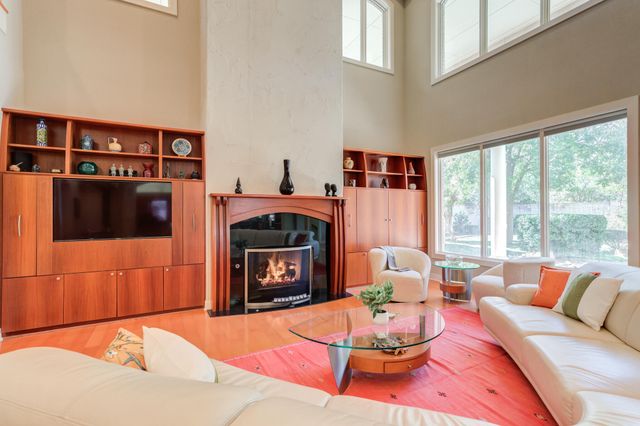 1914 Aberdeen Avenue, Lubbock, TX 79407