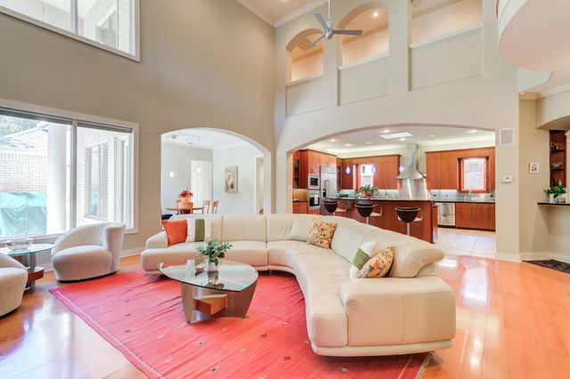 1914 Aberdeen Avenue, Lubbock, TX 79407