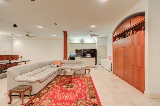 1914 Aberdeen Avenue, Lubbock, TX 79407