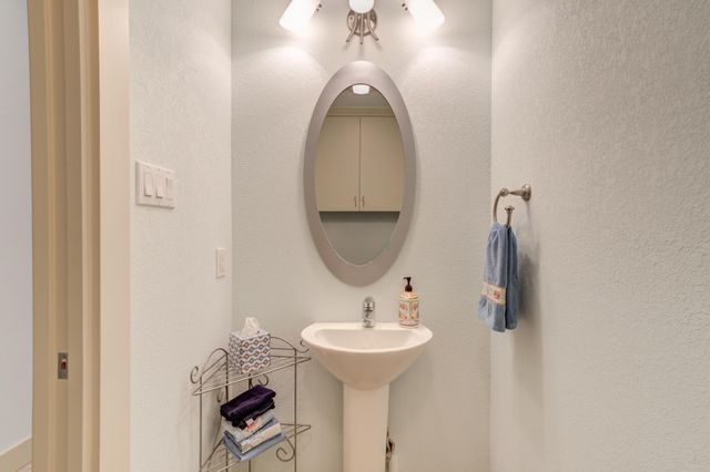 1914 Aberdeen Avenue, Lubbock, TX 79407