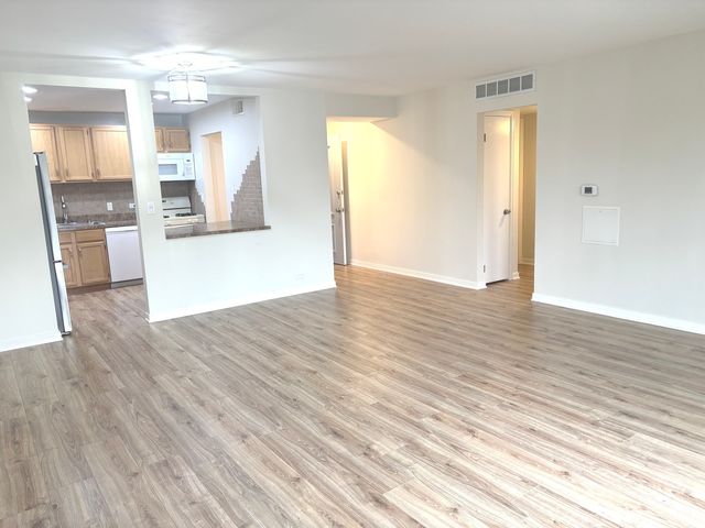 5101 Carriageway Drive 201, Rolling Meadows, IL 60008