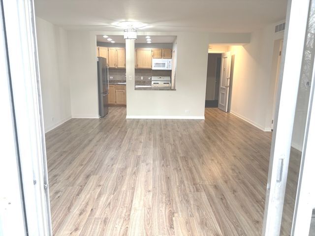 5101 Carriageway Drive 201, Rolling Meadows, IL 60008