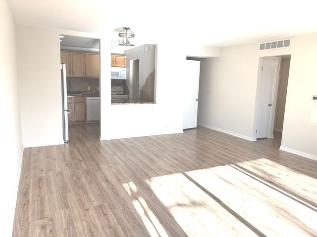 5101 Carriageway Drive 201, Rolling Meadows, IL 60008