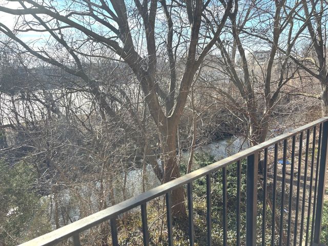 5101 Carriageway Drive 201, Rolling Meadows, IL 60008