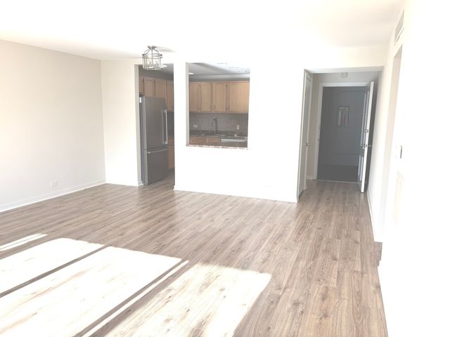 5101 Carriageway Drive 201, Rolling Meadows, IL 60008