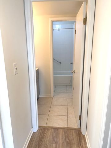 5101 Carriageway Drive 201, Rolling Meadows, IL 60008