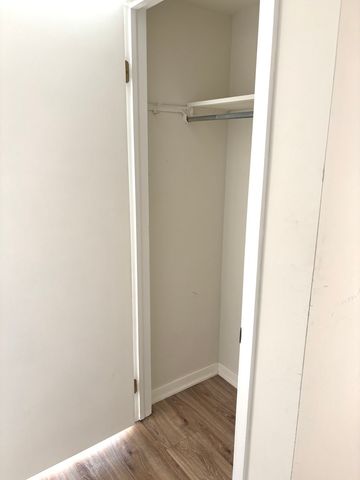 5101 Carriageway Drive 201, Rolling Meadows, IL 60008