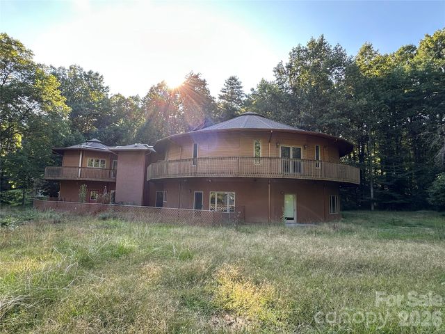 2905 Kanuga Road, Hendersonville, NC 28739