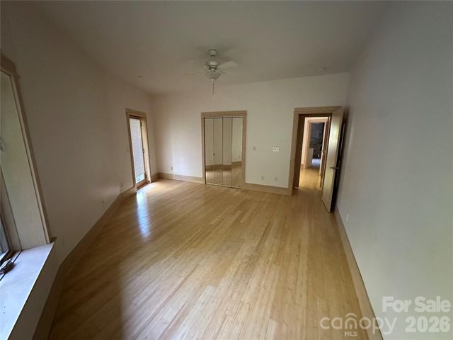 2905 Kanuga Road, Hendersonville, NC 28739