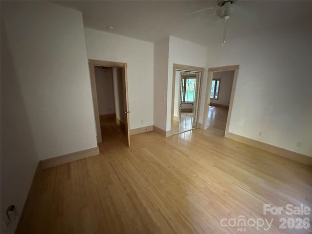 2905 Kanuga Road, Hendersonville, NC 28739