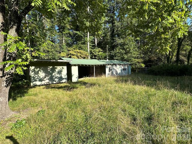 2905 Kanuga Road, Hendersonville, NC 28739