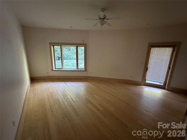 2905 Kanuga Road, Hendersonville, NC 28739