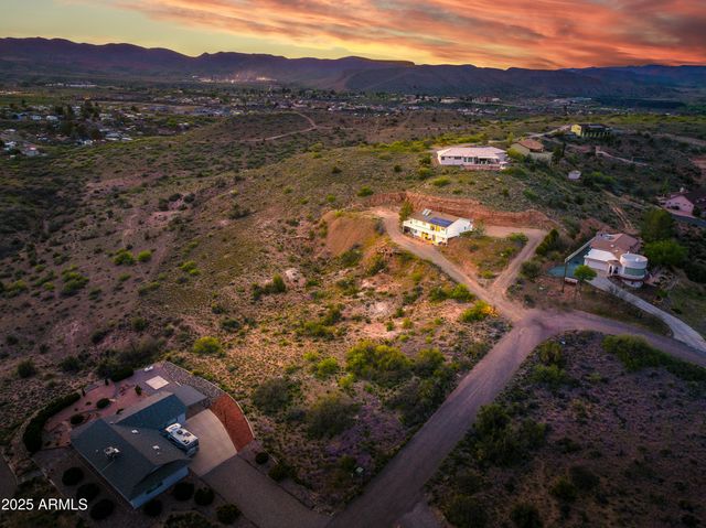 900 Rabbit Run Run, Clarkdale, AZ 86324