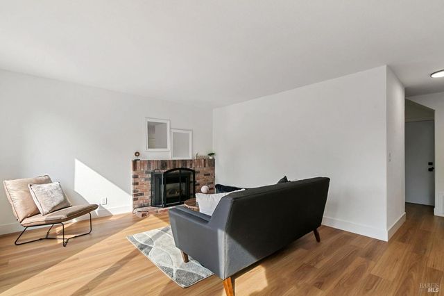 106 Kerry Ct, Vacaville, CA 95687