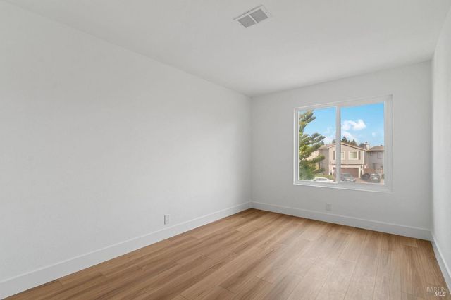 106 Kerry Ct, Vacaville, CA 95687