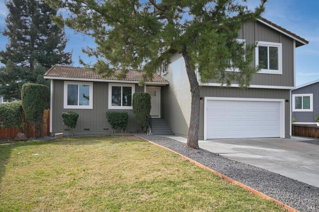 106 Kerry Ct, Vacaville, CA 95687