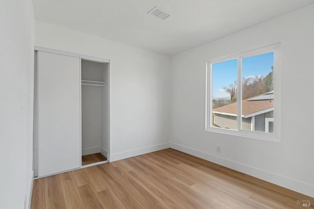 106 Kerry Ct, Vacaville, CA 95687