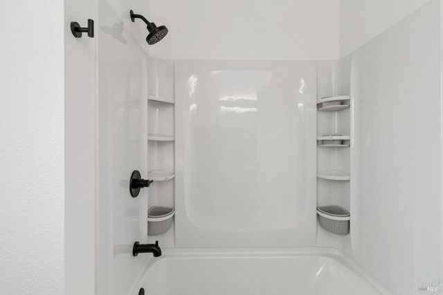 106 Kerry Ct, Vacaville, CA 95687