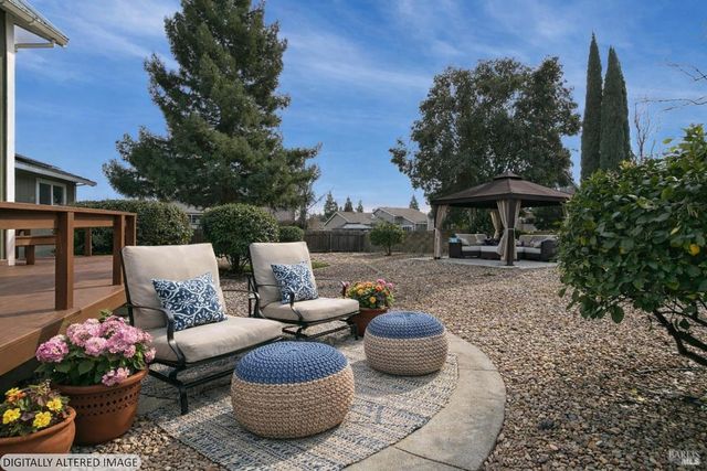 106 Kerry Ct, Vacaville, CA 95687