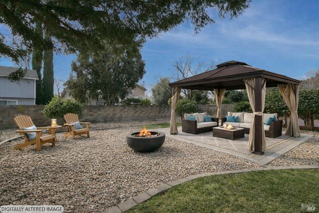 106 Kerry Ct, Vacaville, CA 95687