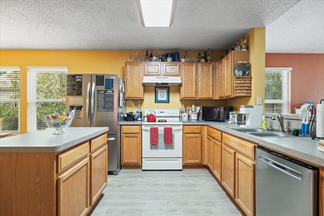 1304 Dakota Trail, Krum, TX 76249