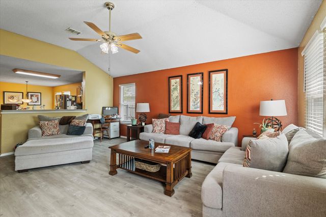 1304 Dakota Trail, Krum, TX 76249