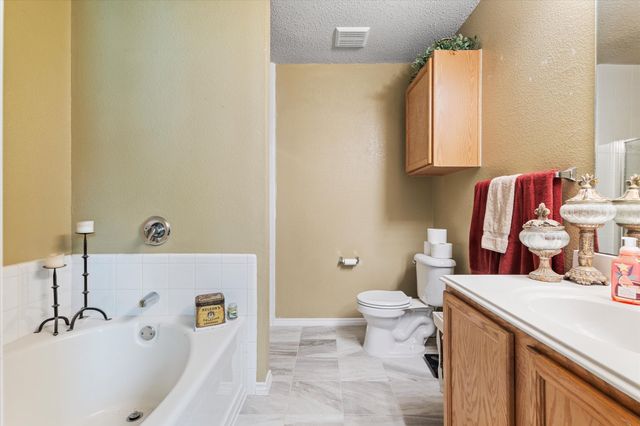 1304 Dakota Trail, Krum, TX 76249