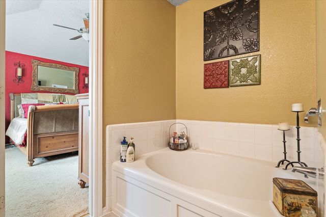 1304 Dakota Trail, Krum, TX 76249