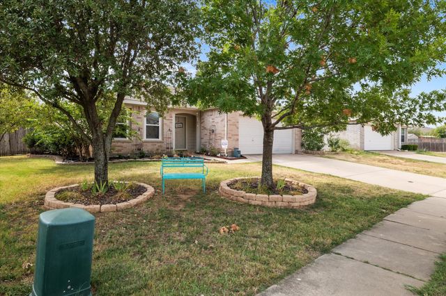 1304 Dakota Trail, Krum, TX 76249