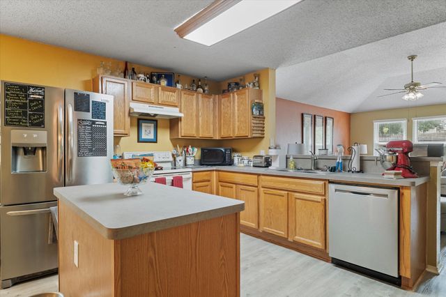 1304 Dakota Trail, Krum, TX 76249