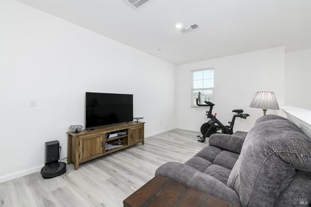 567 Coneflower St, Vacaville, CA 95687