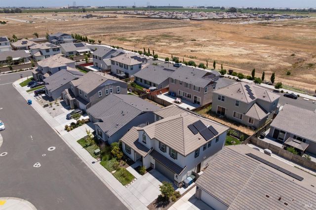 567 Coneflower St, Vacaville, CA 95687