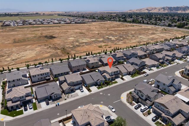 567 Coneflower St, Vacaville, CA 95687