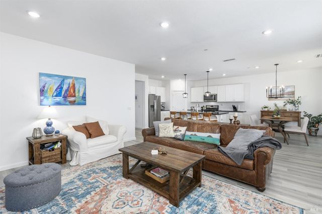 567 Coneflower St, Vacaville, CA 95687