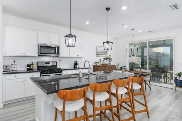 567 Coneflower St, Vacaville, CA 95687