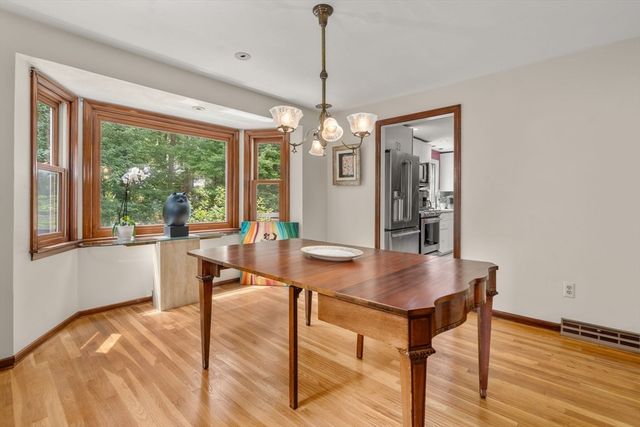 11 Bacon Rd, Framingham, MA 01701