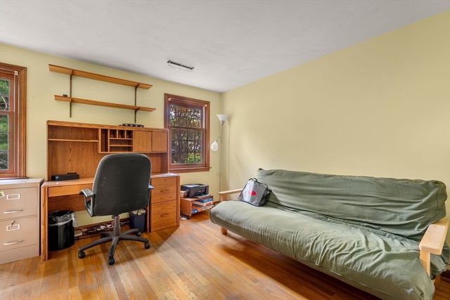 11 Bacon Rd, Framingham, MA 01701