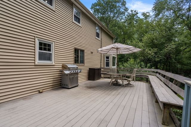 11 Bacon Rd, Framingham, MA 01701