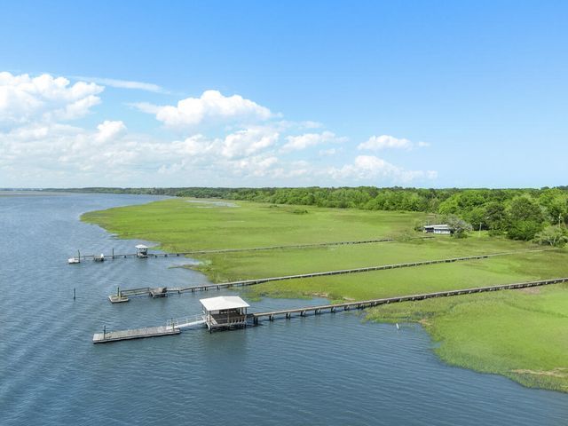 2008 Riverbend Drive, Charleston, SC 29412