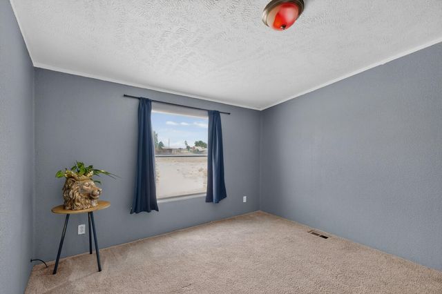 21 Valencia Drive, Los Lunas, NM 87031